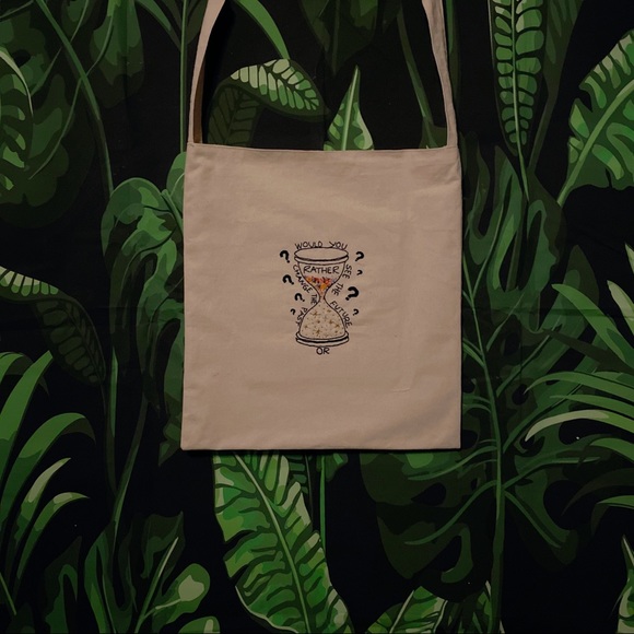 HANDMADE Handbags - Hourglass Embroidery Tote Bag